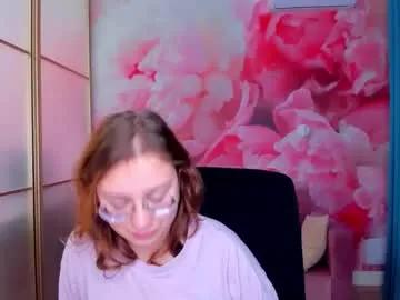 Freechat angelinalow on Chaturbate