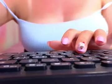 Freechat angelinalow on Chaturbate