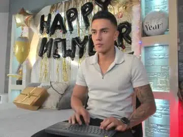 Group aron_bolt on Chaturbate