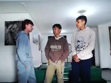 Freechat benz_boys on Chaturbate