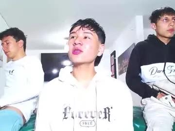 Freechat benz_boys on Chaturbate