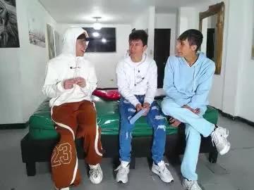 Freechat benz_boys on Chaturbate