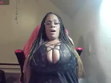 Freechat bigthickgirl35 on Chaturbate