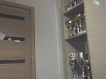 Freechat carin_the_body on Chaturbate