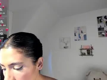 Freechat cristalmunez on Chaturbate