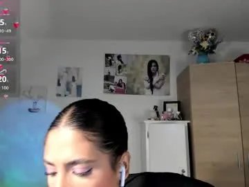 Freechat cristalmunez on Chaturbate