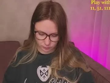Freechat cute_darina on Chaturbate