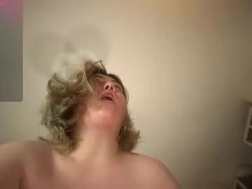 Freechat deafhugetits_110e on Chaturbate