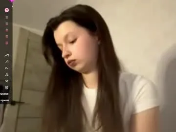 ellieschuffert model from cb