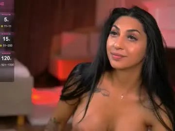 Freechat emahallee on Chaturbate