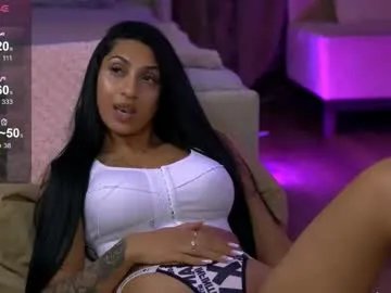 Freechat emahallee on Chaturbate