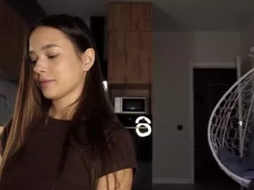 Freechat emilybatee on Chaturbate