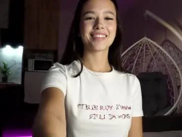 Freechat emilybatee on Chaturbate