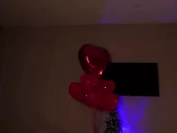 Freechat emilybatee on Chaturbate