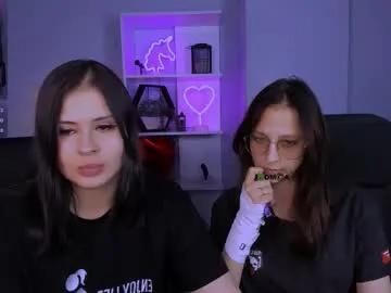 evelina_sun_ — GOAL: show bra [109 tokens remaining] Welcome to my room! #lovense #natural #bigboobs #smoke #18