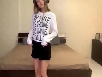 glennbloebaum — GLick my plump lips closely #new  my name is Catalina, I'm #18 #shy #teen #young   [15 tokens remaining]