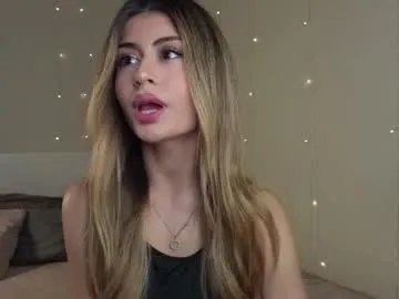 Freechat holayoula on Chaturbate