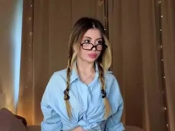 Freechat holayoula on Chaturbate