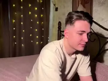 isabellacouplee — GOAL: make ass red [77 tokens remaining] Welcome to my room! #new #cum #blowjob #couple #anal