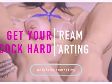 Freechat ivyswings on Chaturbate