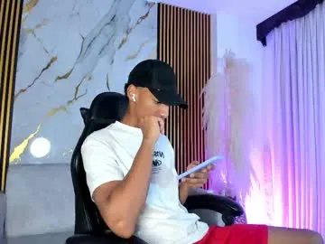 Freechat juliensaint_ on Chaturbate