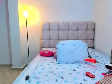 Freechat julieta_rose19 on Chaturbate