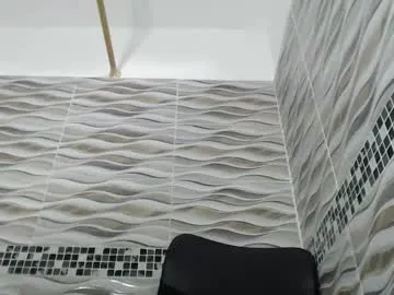 Freechat khloe33 on Chaturbate