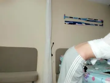 Freechat kiraempire on Chaturbate