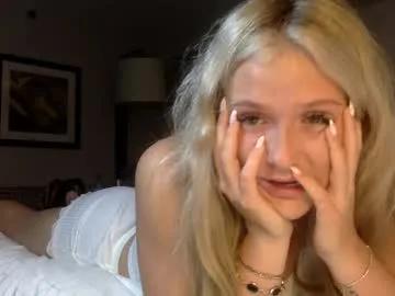 Group korinaluvv on Chaturbate