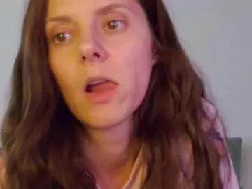 Freechat lilyroselyn on Chaturbate