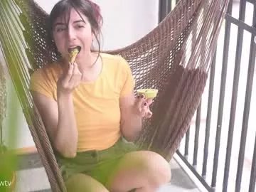 Freechat lizmreow on Chaturbate