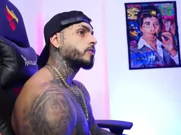 Freechat logan_hugh8 on Chaturbate