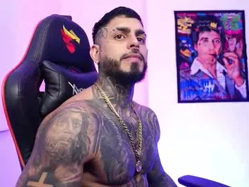 Freechat logan_hugh8 on Chaturbate