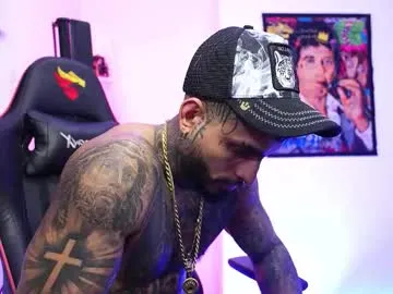 Freechat logan_hugh8 on Chaturbate