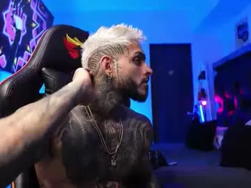 Freechat logan_hugh8 on Chaturbate