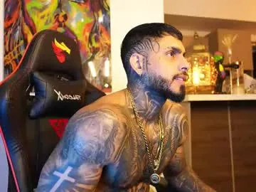 Freechat logan_hugh8 on Chaturbate