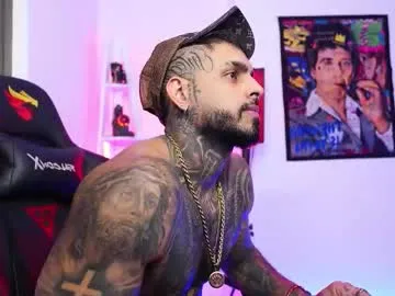 Freechat logan_hugh8 on Chaturbate