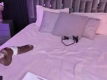 lolaangellx on Chaturbate