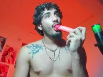Freechat lovexjuxn77 on Chaturbate