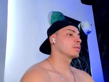 maxwell_dupont — Playing with cock   #bigcock #pvt #feet #latino  #muscle [500 tokens remaining]