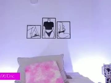 mcdonald_ellie on Chaturbate