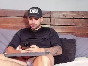 Freechat mike_montoya on Chaturbate