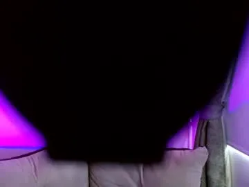 Freechat milfrosalie on Chaturbate