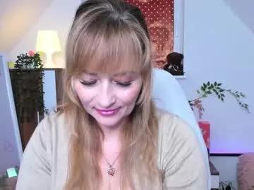 Freechat naughtymilane on Chaturbate