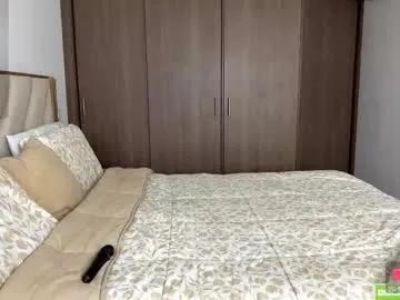 Freechat phoenixxx69_ on Chaturbate