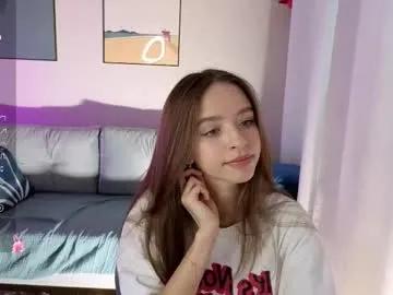 poopl_19 on Chaturbate
