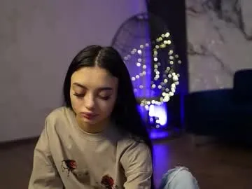 Freechat rachelravee on Chaturbate