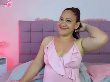 Freechat rubieblaze on Chaturbate