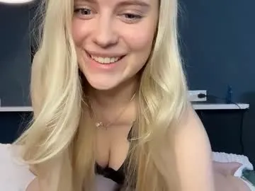 Freechat skyeveil on Chaturbate