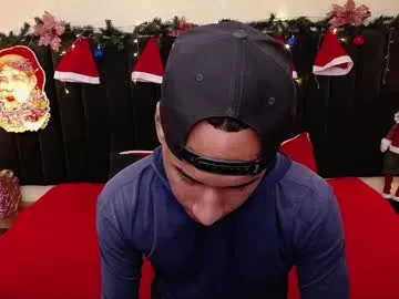 Freechat soft_attraction on Chaturbate